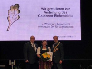 Goldenes Eichenblatt für Elisabeth Stainer