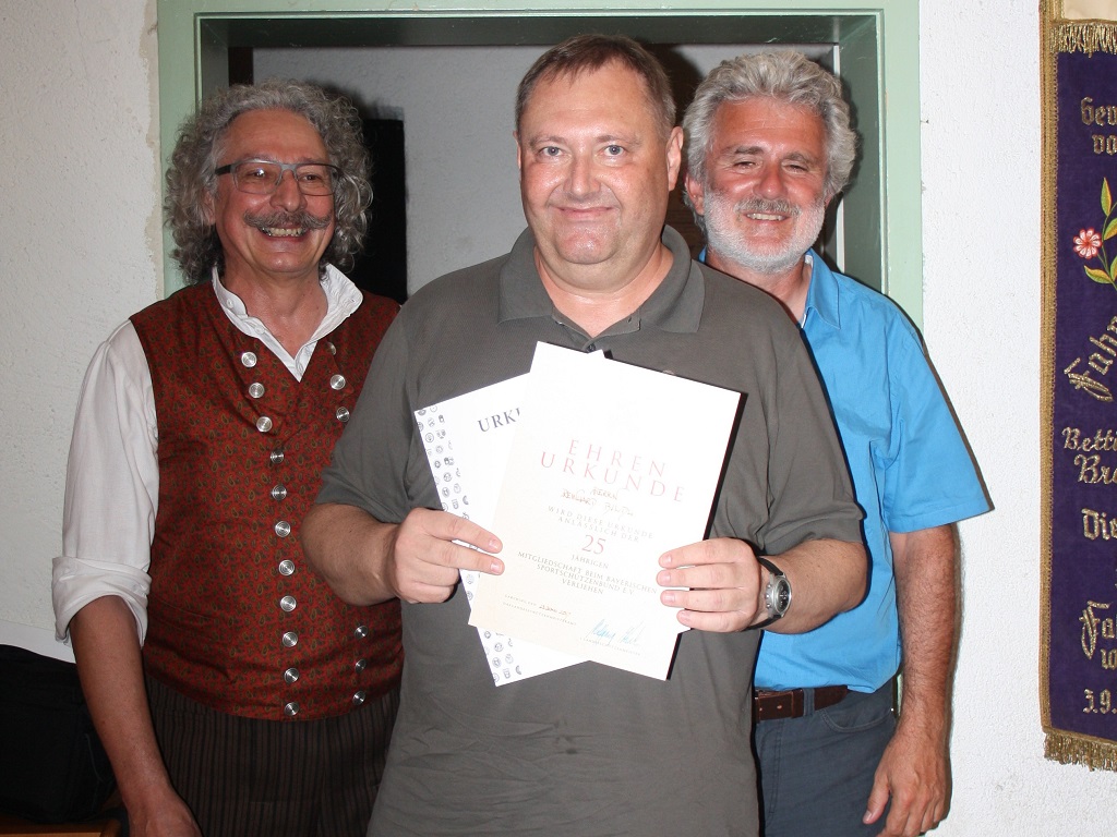 Für 25 Jahre Mitgliedschaft Reinhard Bildl