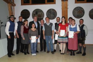 v.l.n.r.: 1.SM Jakob Stainer, Alfred Klotz, Lisi Stainer, Steffi Böhm, Andreas Filgertshofer, Katharina Kellringer, Thomas Widmann, Micha v. Nordheim, Anna Schweizer, Ursl Schweizer, Edeltraud Scheidl und Thomas Betz