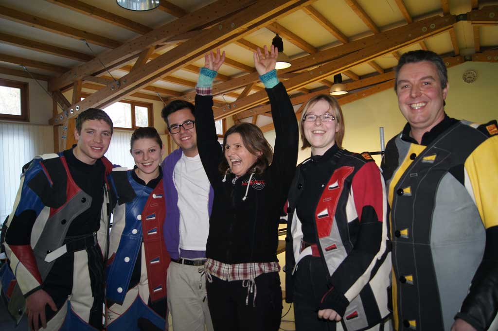 v.l.n.r.: Michi Janker, Eva Stainer, Maxi Treml, Lisi Stainer, Sabine Kettl und Alfred Klotz