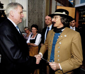 Ministerpräsident Seehofer und 1. Schützenmeister Jakob Stainer im Gespräch