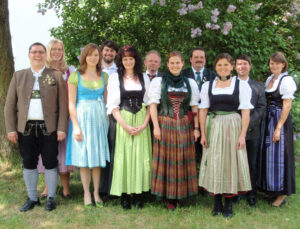 v.l.n.r.: Piere D'Antino, 3. Landesjugendleiter, Ivonne Ahnis, 2. Landesjugendleiterin, Eva Stainer, 1. Landesjugendsprecherin, 3. von rechts: Lisi Stainer, 1. Landesjugendleiterin