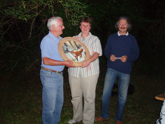 Ursula Schweizer, Gewinnerin der Scheibe mit dem Stifter der Scheibe, Heini Fuchs