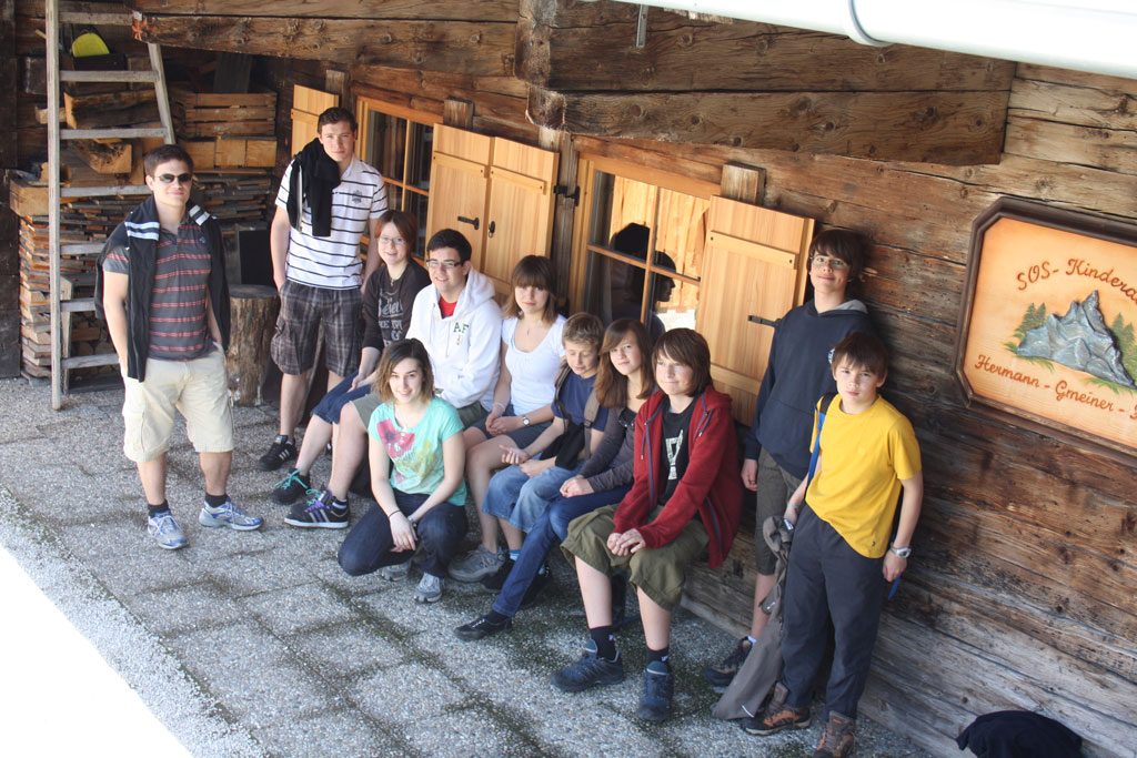 V.l.n.r.: Dominik Schmidt, Michael Janker, Sabine Kettl, Anna Schweizer, Maximilian Treml, Eva Stainer, Willi Pinault, Katja Hirmer, Stephan Kettl, Maxi Ulreich, Leon Steffens