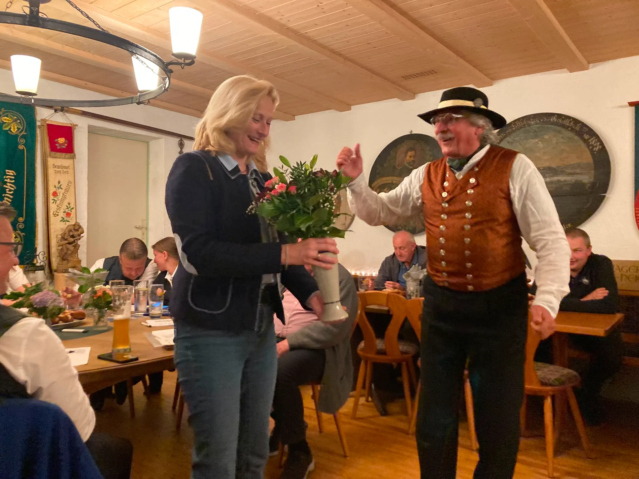 Schützenkommisarin Sandra Perzul mit Jakl Stainer